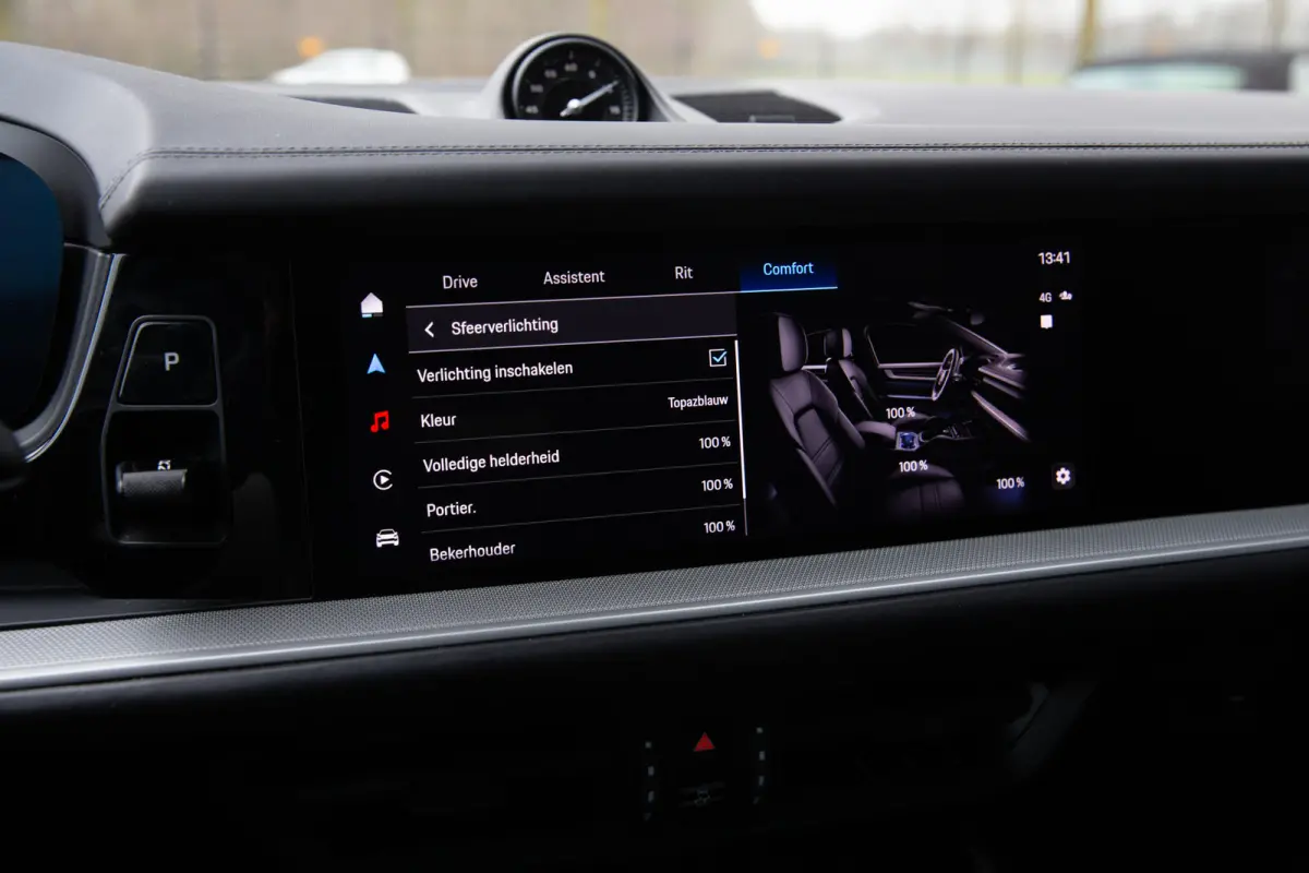 3.0 E-Hybrid , Arctic Grey, SportDesign, Trekhaak, Bijrijdersdisplay, Luchtvering