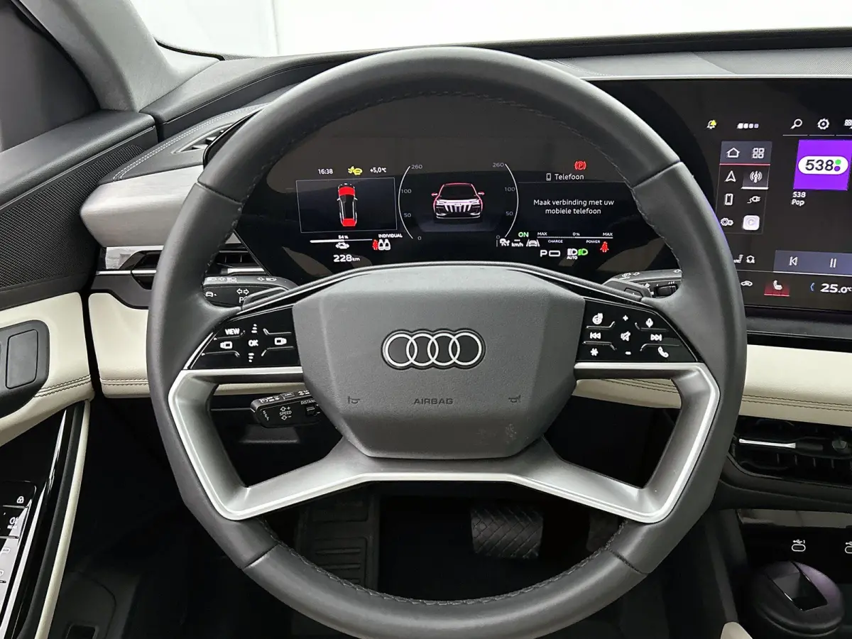 Advanced edition performance 100 kWh | Automaat | Navigatie | 360 Camera | Panoramadak | Stoelverwarming | LED Matrix |