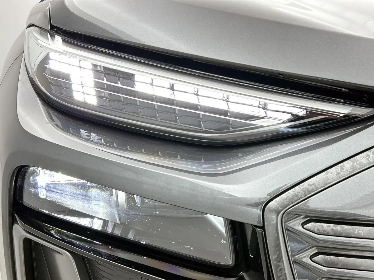 Advanced edition performance 100 kWh | Automaat | Navigatie | 360 Camera | Panoramadak | Stoelverwarming | LED Matrix |