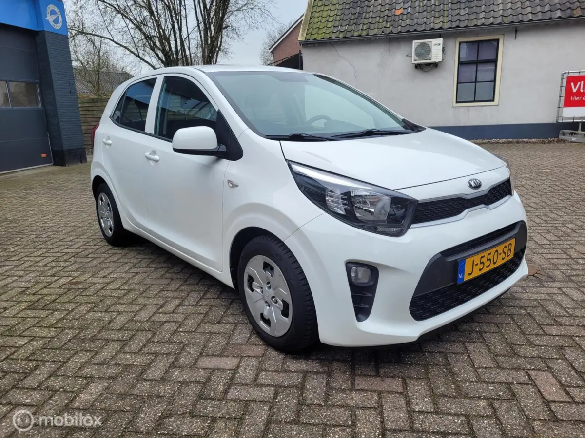 1.0 MPi ComfortPlusLine camera cruise carplay a/c
