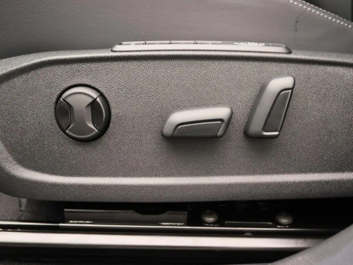 Select Extended Range RWD 77 kWh | UIT VOORRAAD LEVERBAAR | Adaptieve cruise control | Dodehoekdetectie |