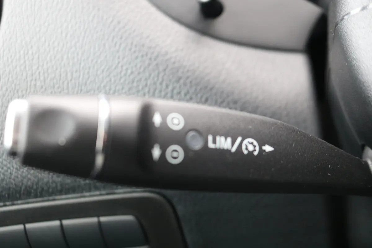 112 L3 60 kWh Black Line