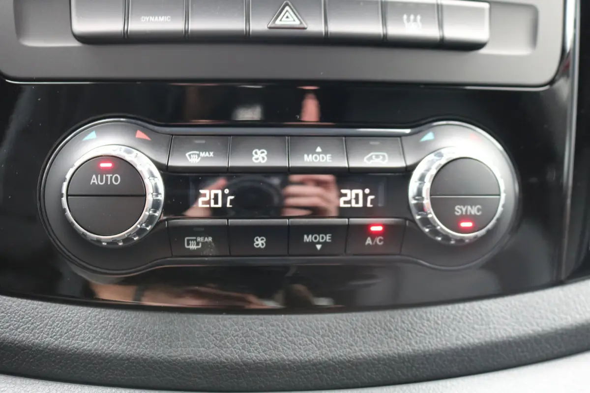 112 L3 60 kWh Black Line