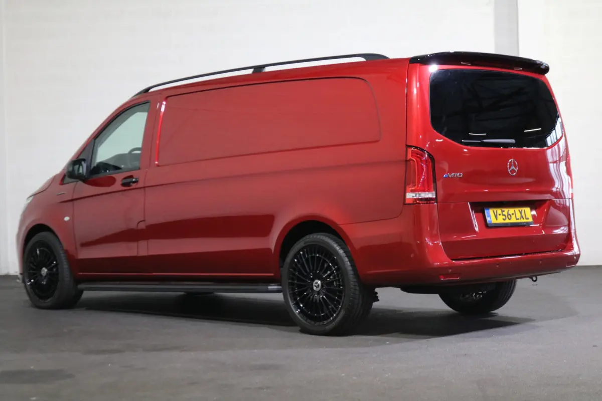 112 L3 60 kWh Black Line