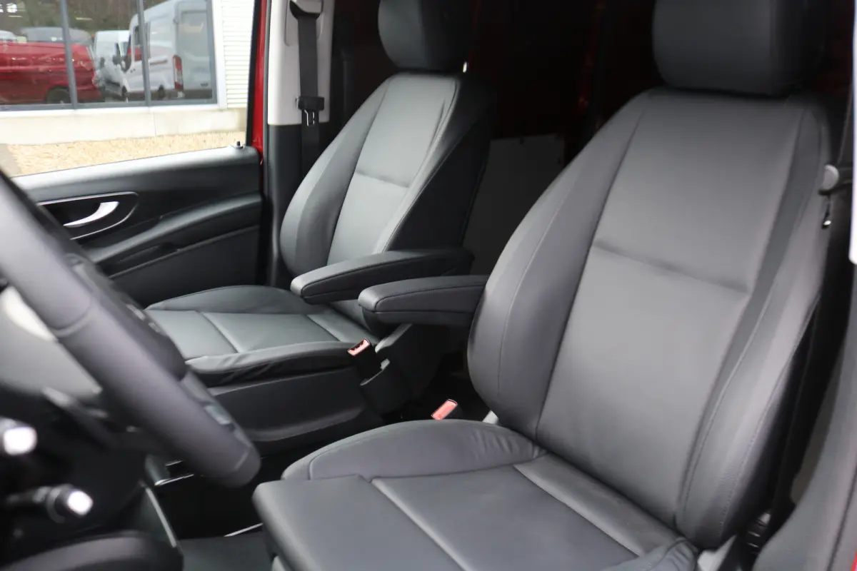 112 L3 60 kWh Black Line