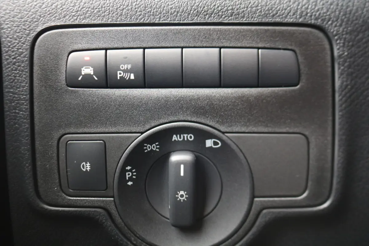 112 L3 60 kWh Black Line
