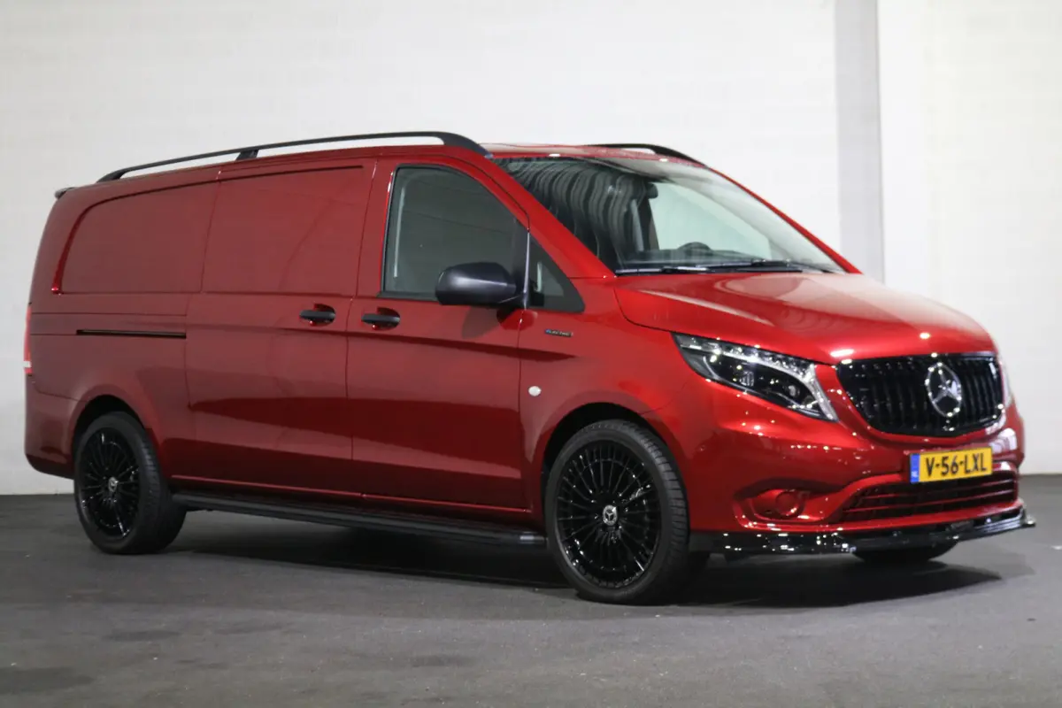 112 L3 60 kWh Black Line