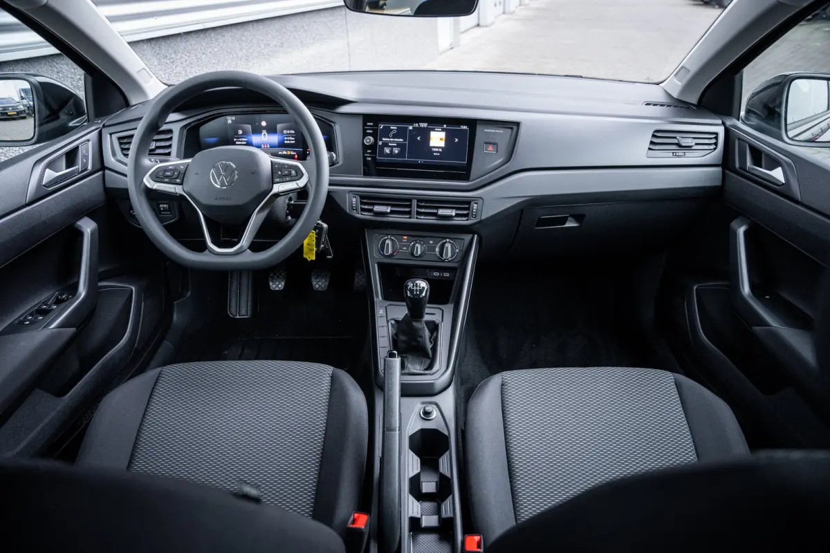 Edition | 'App-Connect' smartphone integratie | Achterlichten LED | Afstandscontrolesysteem (Front Assist)