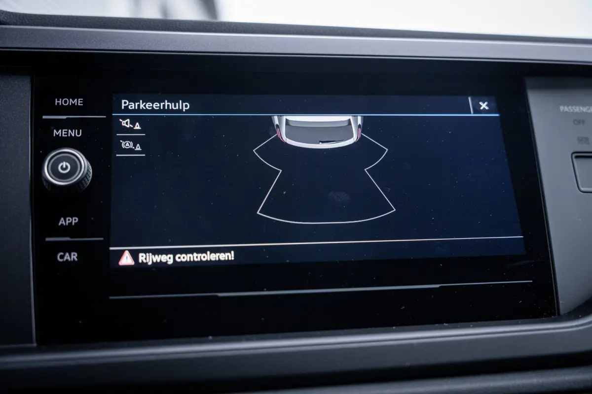 Edition | 'App-Connect' smartphone integratie | Achterlichten LED | Afstandscontrolesysteem (Front Assist)