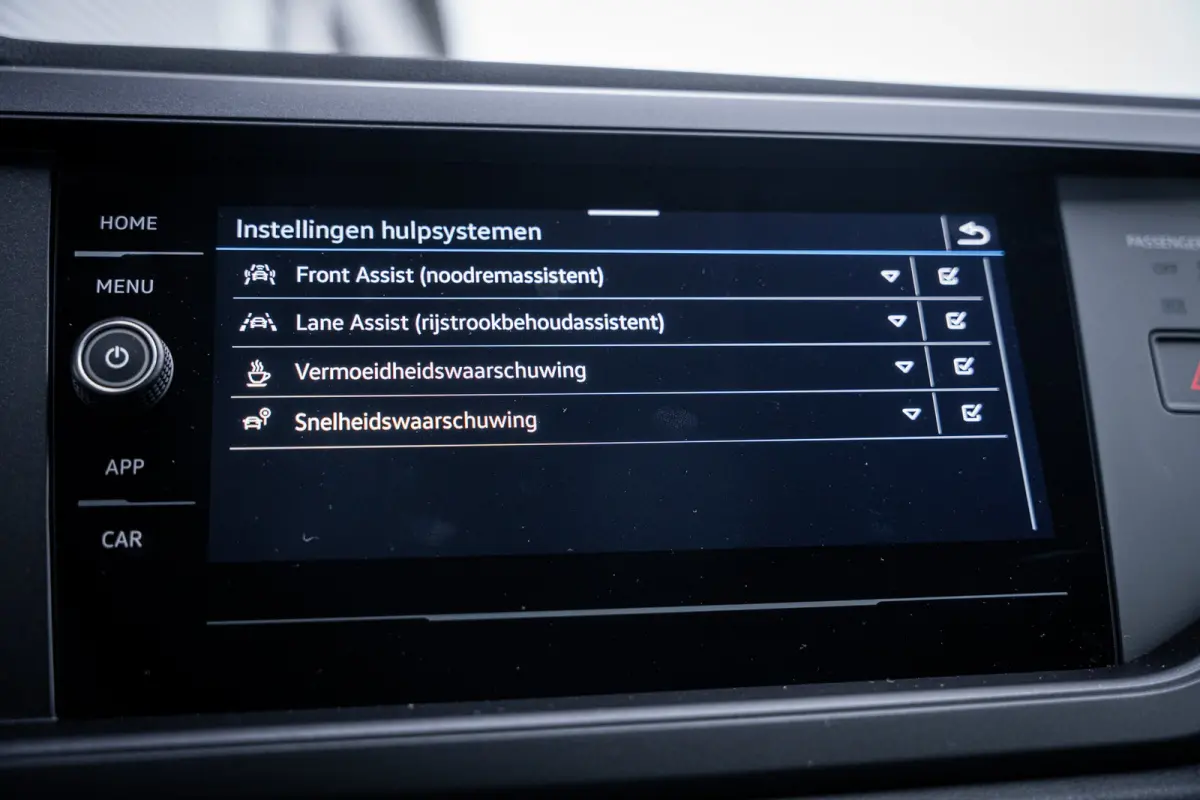 Edition | 'App-Connect' smartphone integratie | Achterlichten LED | Afstandscontrolesysteem (Front Assist)