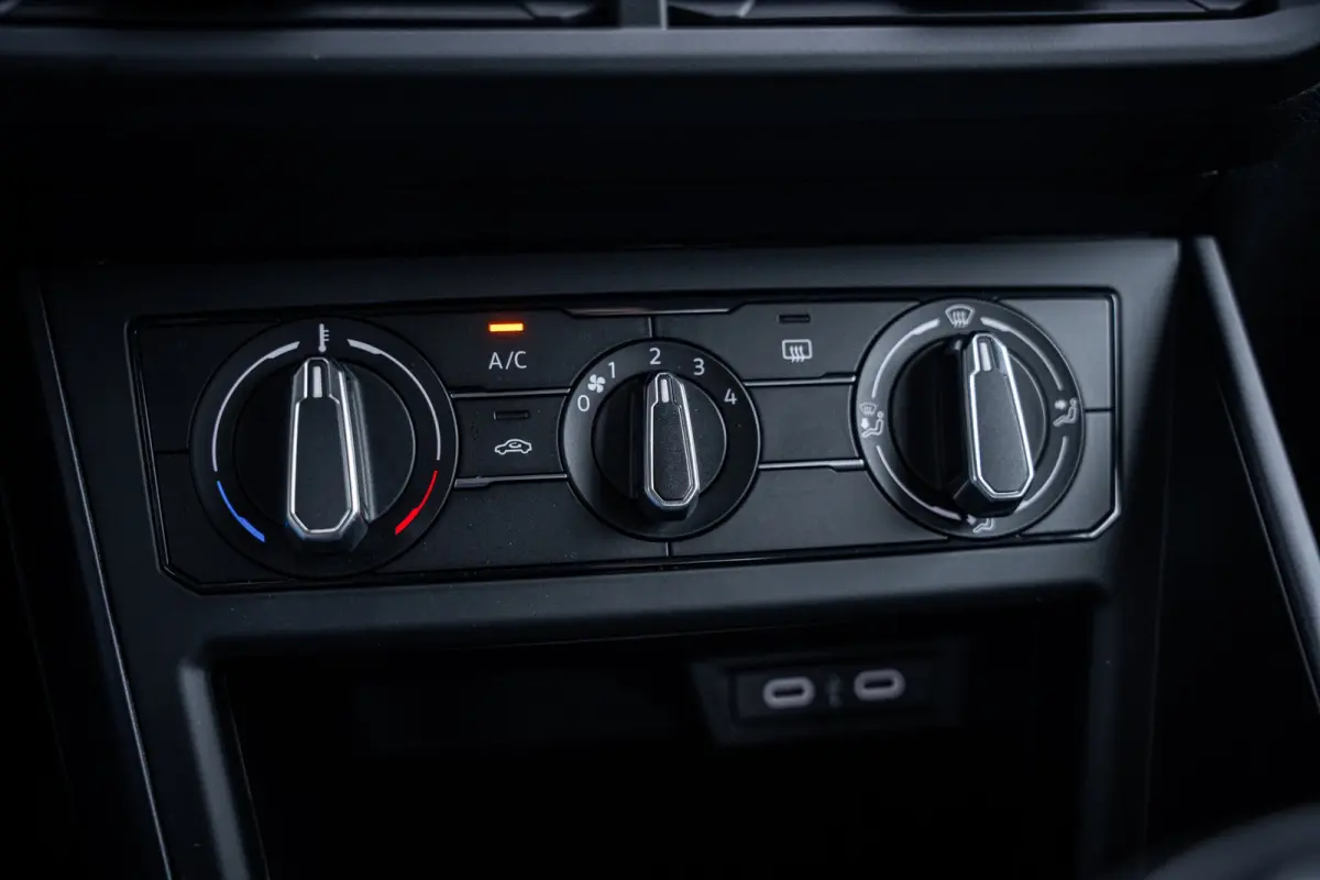 Edition | 'App-Connect' smartphone integratie | Achterlichten LED | Afstandscontrolesysteem (Front Assist)