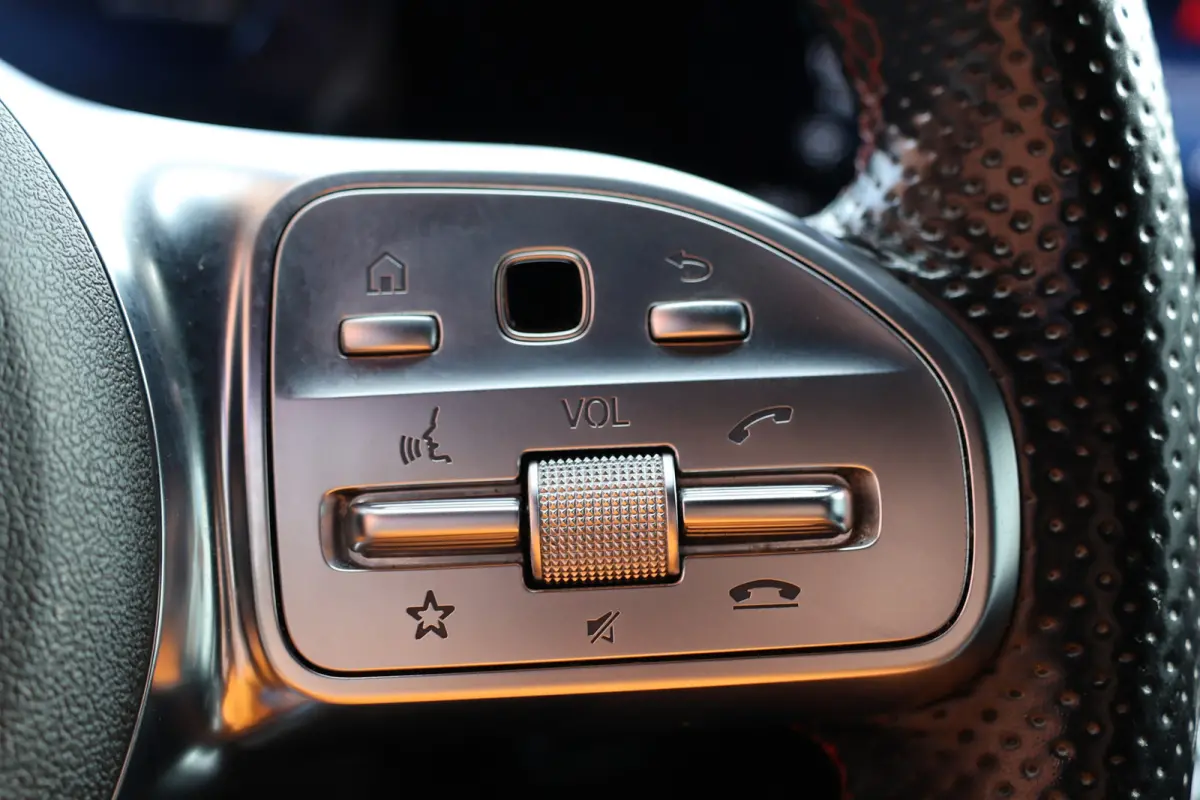 A180 d AMG pakket | Panorama dak | Burmester | Widescreen | Apple Carplay | Sfeerverlichting | Stoelverwarming | Alcantara | 360 PDC | Volledig onderhouden | Distributieriem vervangen