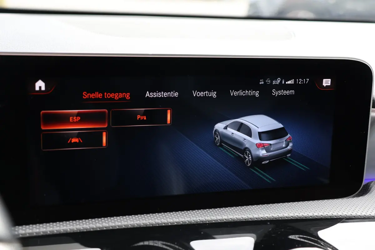 A180 d AMG pakket | Panorama dak | Burmester | Widescreen | Apple Carplay | Sfeerverlichting | Stoelverwarming | Alcantara | 360 PDC | Volledig onderhouden | Distributieriem vervangen