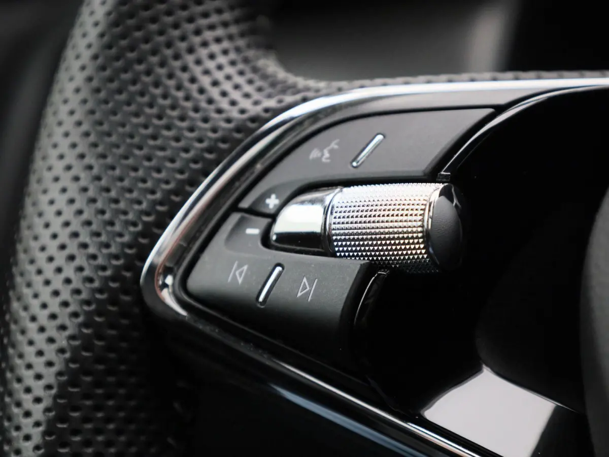 1.5 TSI Sportline Business 7p. PANORAMADAK | SPORTSTOELEN | ELEKTRISCHE STOELEN | ADAPTIEVE CRUISE | CAMERA | NAVIGATIE | APPLE CARPLAY | MEMORY | LMV | LED | STOELVERWARMING | 12 MAANDEN BO