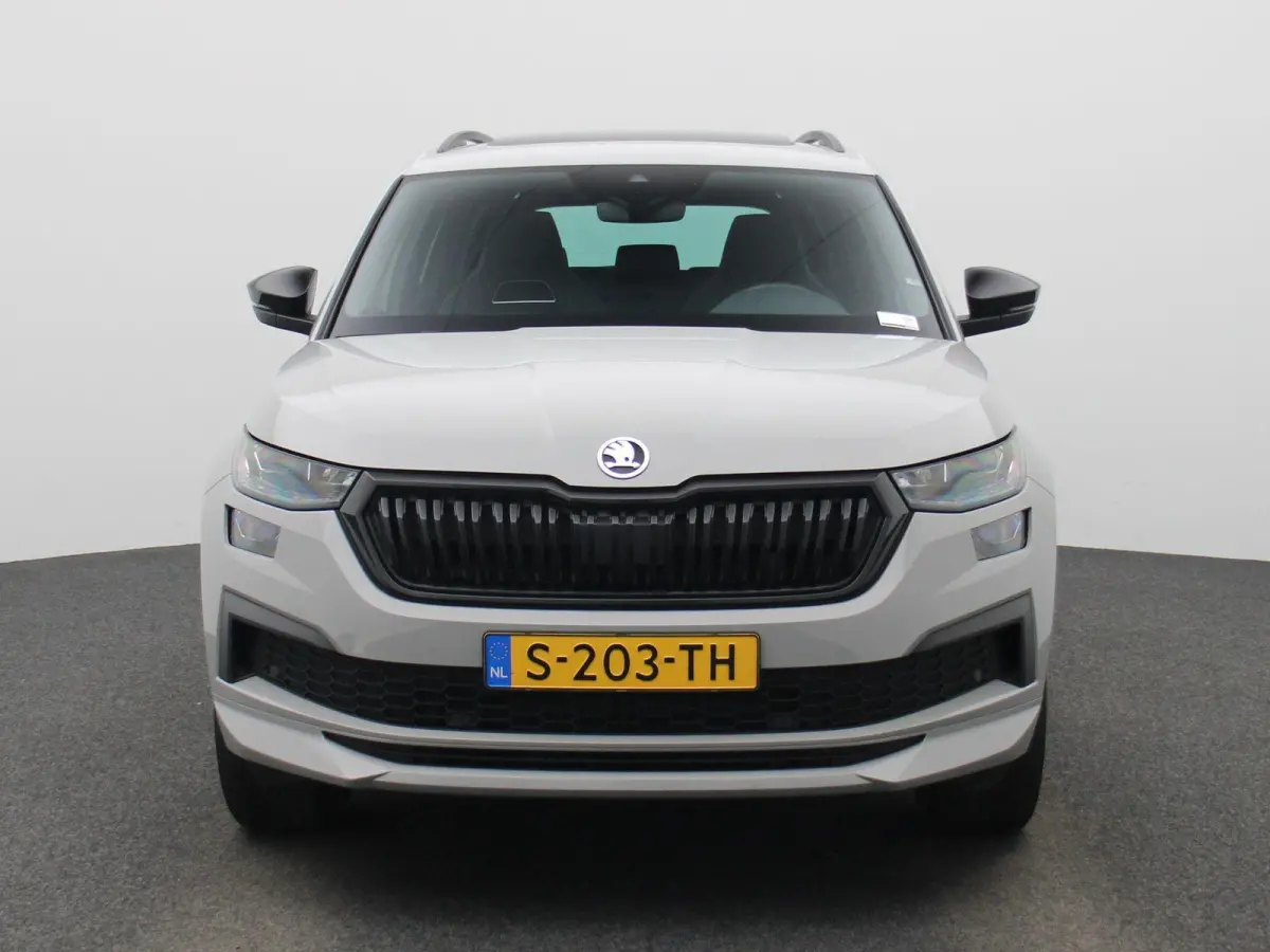 1.5 TSI Sportline Business 7p. PANORAMADAK | SPORTSTOELEN | ELEKTRISCHE STOELEN | ADAPTIEVE CRUISE | CAMERA | NAVIGATIE | APPLE CARPLAY | MEMORY | LMV | LED | STOELVERWARMING | 12 MAANDEN BO