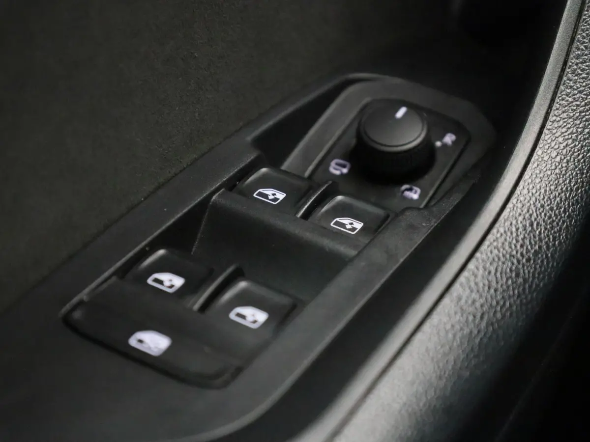 1.5 TSI Sportline Business 7p. PANORAMADAK | SPORTSTOELEN | ELEKTRISCHE STOELEN | ADAPTIEVE CRUISE | CAMERA | NAVIGATIE | APPLE CARPLAY | MEMORY | LMV | LED | STOELVERWARMING | 12 MAANDEN BO