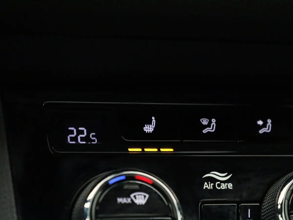 1.5 TSI Sportline Business 7p. PANORAMADAK | SPORTSTOELEN | ELEKTRISCHE STOELEN | ADAPTIEVE CRUISE | CAMERA | NAVIGATIE | APPLE CARPLAY | MEMORY | LMV | LED | STOELVERWARMING | 12 MAANDEN BO
