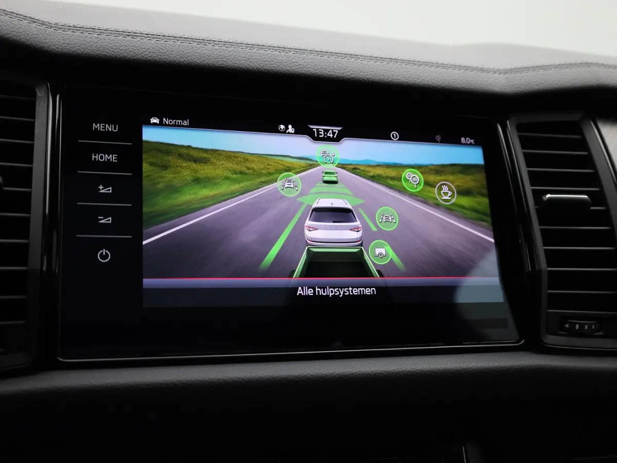 1.5 TSI Sportline Business 7p. PANORAMADAK | SPORTSTOELEN | ELEKTRISCHE STOELEN | ADAPTIEVE CRUISE | CAMERA | NAVIGATIE | APPLE CARPLAY | MEMORY | LMV | LED | STOELVERWARMING | 12 MAANDEN BO