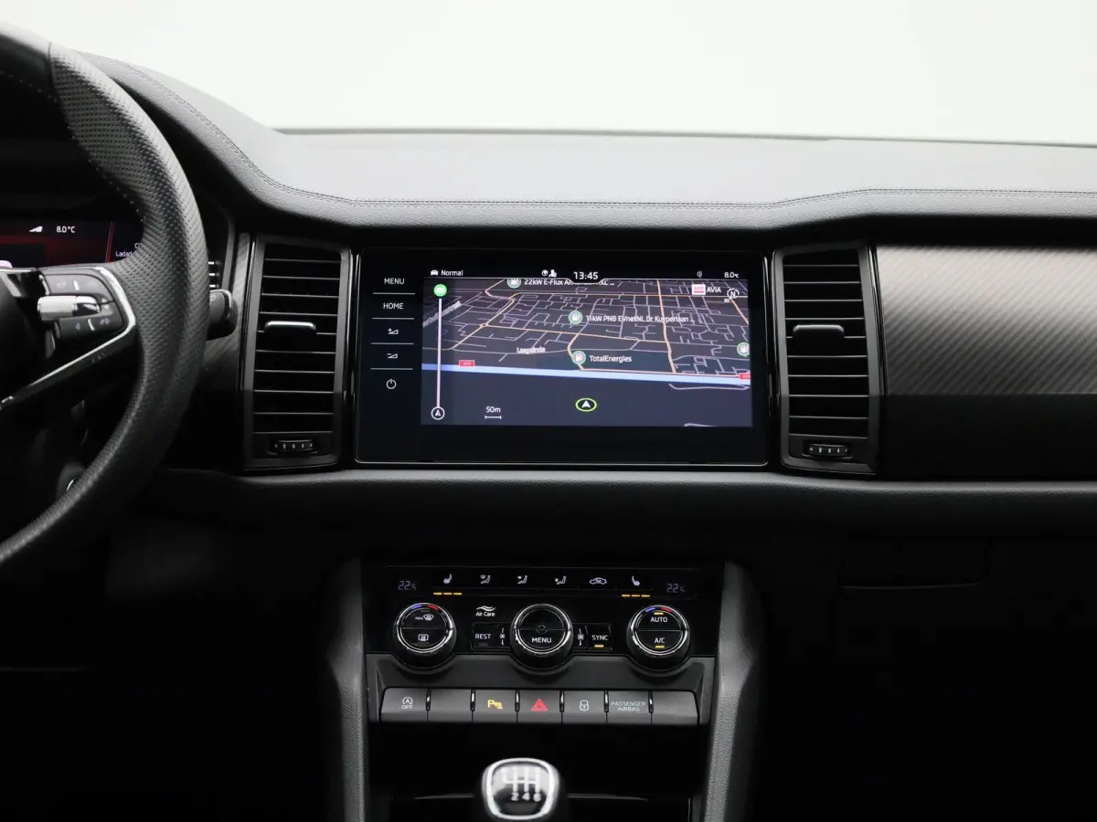 1.5 TSI Sportline Business 7p. PANORAMADAK | SPORTSTOELEN | ELEKTRISCHE STOELEN | ADAPTIEVE CRUISE | CAMERA | NAVIGATIE | APPLE CARPLAY | MEMORY | LMV | LED | STOELVERWARMING | 12 MAANDEN BO
