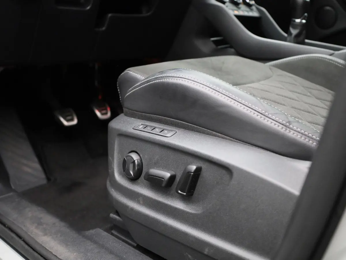 1.5 TSI Sportline Business 7p. PANORAMADAK | SPORTSTOELEN | ELEKTRISCHE STOELEN | ADAPTIEVE CRUISE | CAMERA | NAVIGATIE | APPLE CARPLAY | MEMORY | LMV | LED | STOELVERWARMING | 12 MAANDEN BO