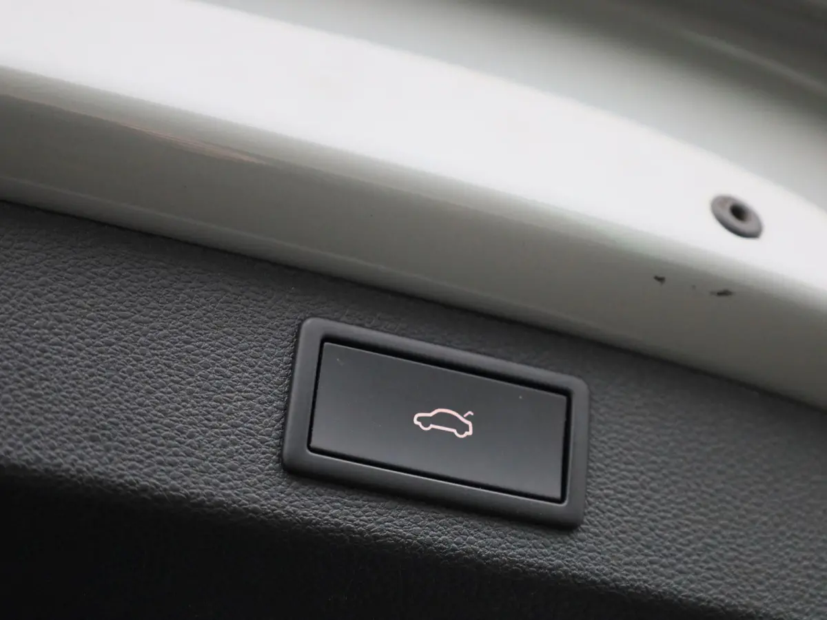 1.5 TSI Sportline Business 7p. PANORAMADAK | SPORTSTOELEN | ELEKTRISCHE STOELEN | ADAPTIEVE CRUISE | CAMERA | NAVIGATIE | APPLE CARPLAY | MEMORY | LMV | LED | STOELVERWARMING | 12 MAANDEN BO