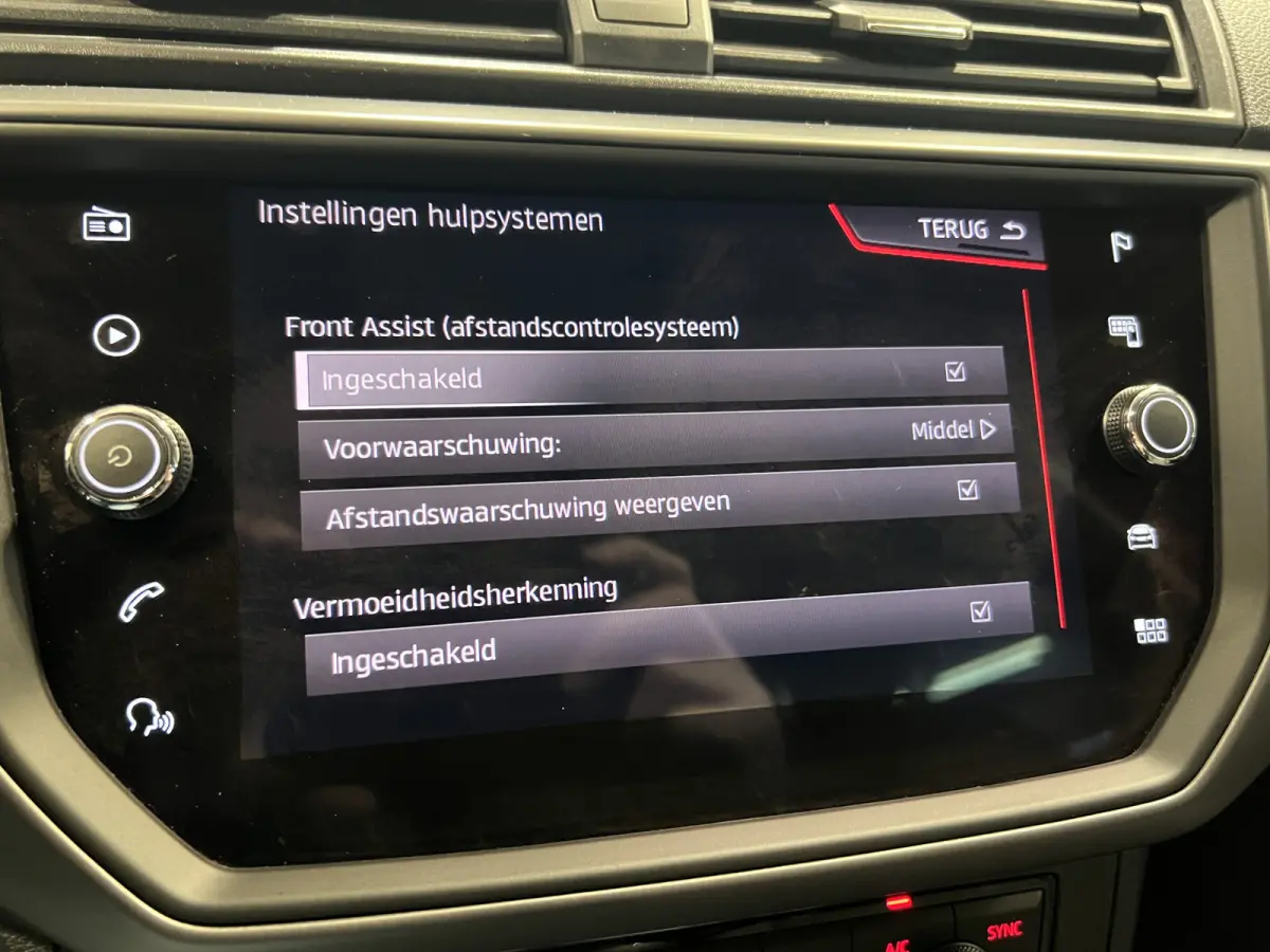 1.0 TSI Style Business Intense | Navigatie/Android/Apple Carplay | PDC V+A incl achteruitrijcamera | Cruise Control | Climate control |