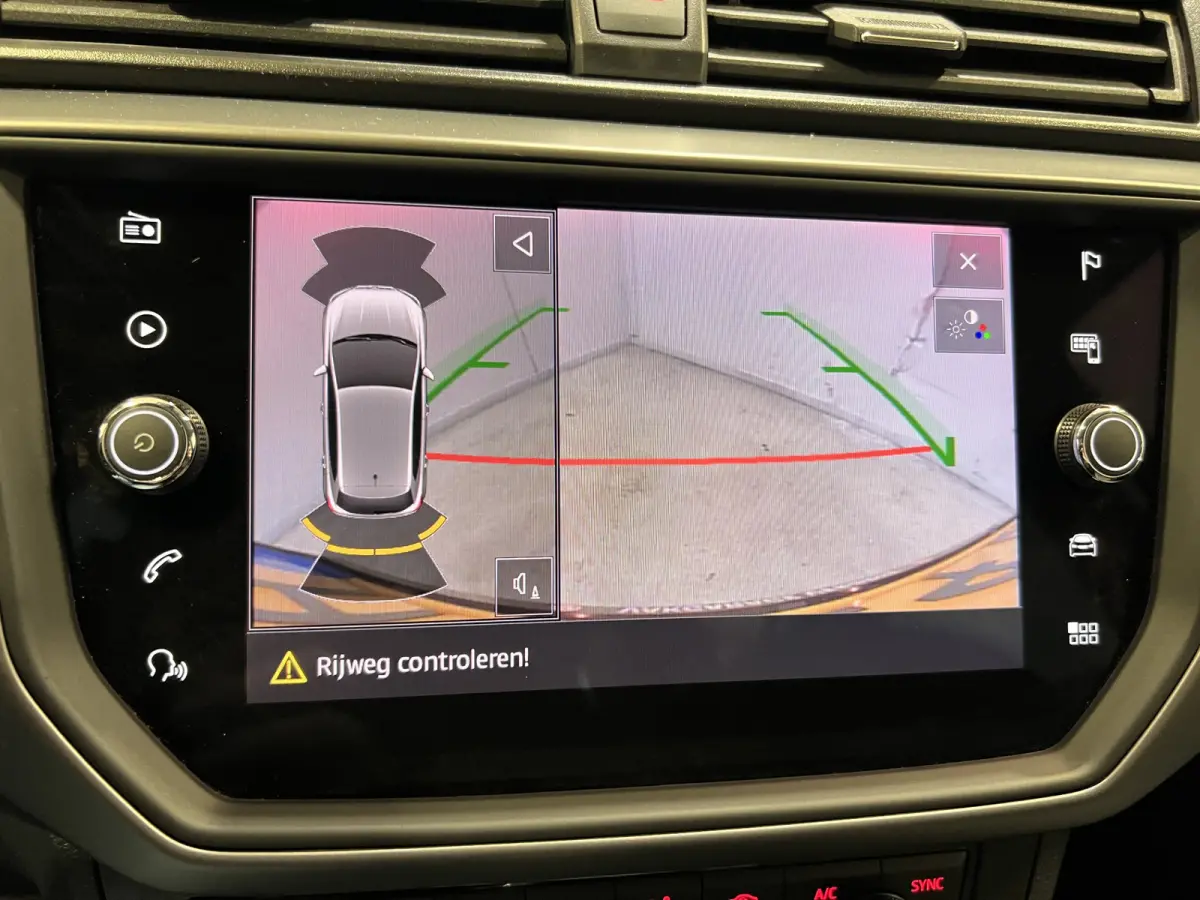 1.0 TSI Style Business Intense | Navigatie/Android/Apple Carplay | PDC V+A incl achteruitrijcamera | Cruise Control | Climate control |