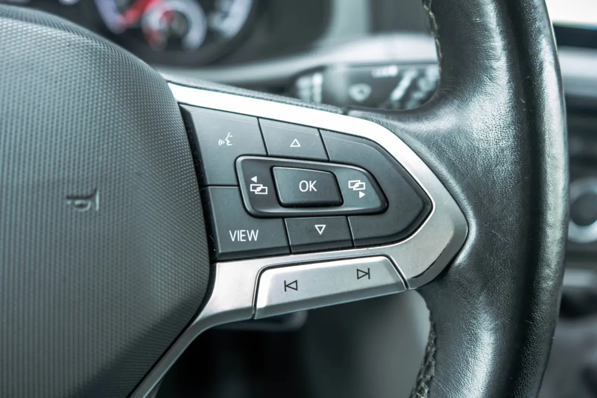 T6.1 2.0 TDI L2H1 | 150 PK | Turbo defect | Carplay | Cruise | Navi | Trekhaak | Airco
