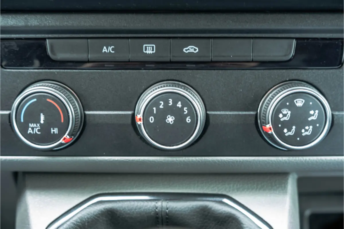 T6.1 2.0 TDI L2H1 | 150 PK | Turbo defect | Carplay | Cruise | Navi | Trekhaak | Airco