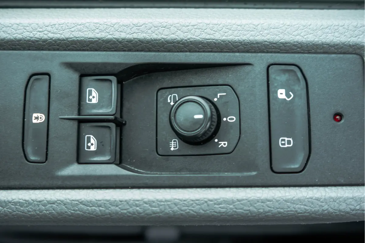 T6.1 2.0 TDI L2H1 | 150 PK | Turbo defect | Carplay | Cruise | Navi | Trekhaak | Airco