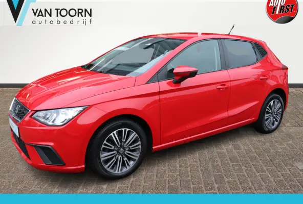1.0 TSI Style Business Intense. Navigatie, achteruitrijcamera. LM 16"