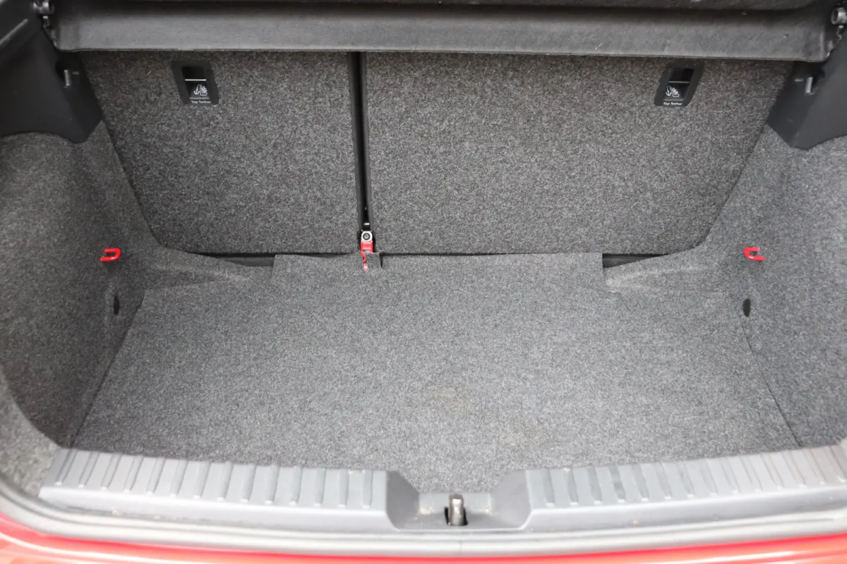 1.0 TSI Style Business Intense. Navigatie, achteruitrijcamera. LM 16"