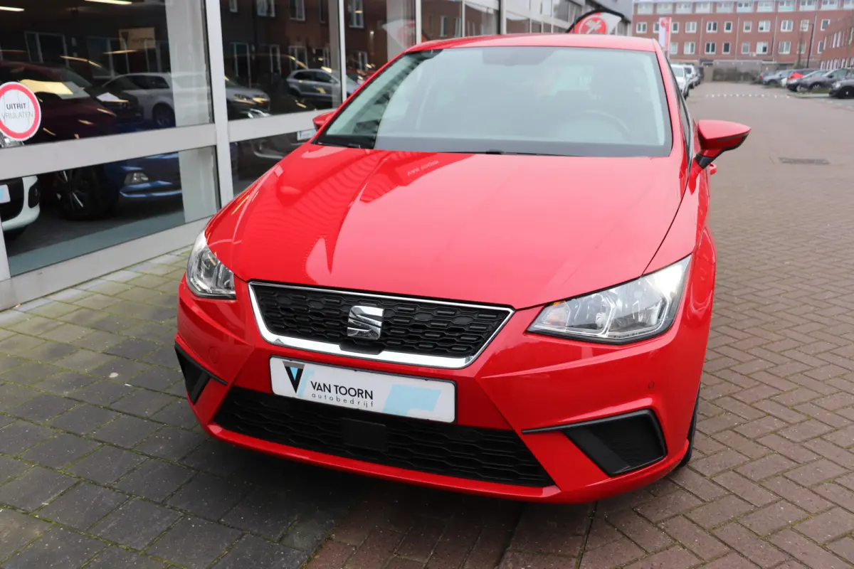 1.0 TSI Style Business Intense. Navigatie, achteruitrijcamera. LM 16"