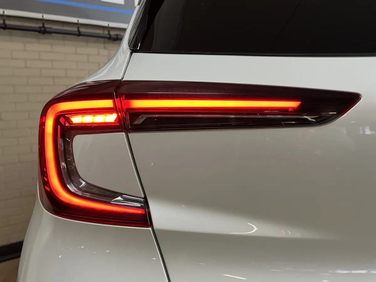 1.6 E-Tech 160 R.S. Line | Groot Navi | 18" | Stoelverwarming | Camera | PDC V+A |