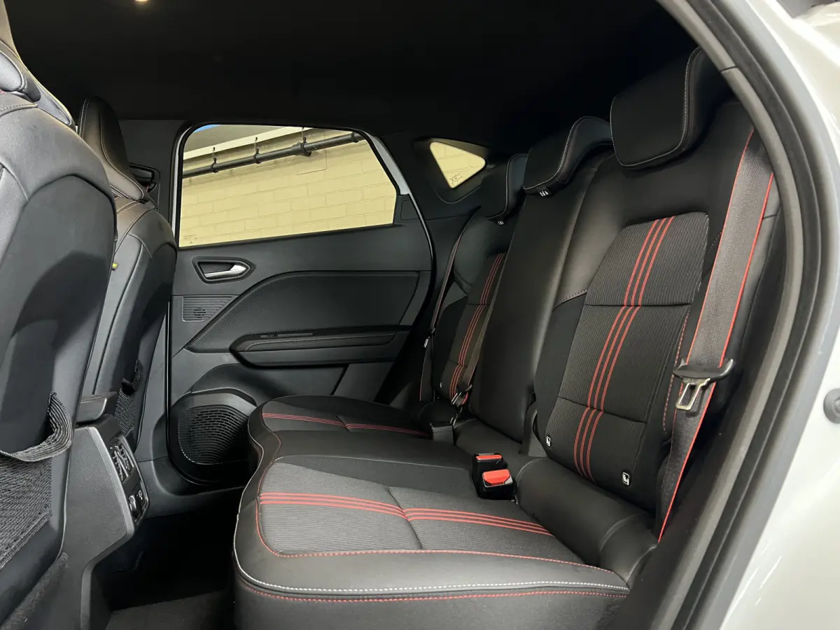 1.6 E-Tech 160 R.S. Line | Groot Navi | 18" | Stoelverwarming | Camera | PDC V+A |