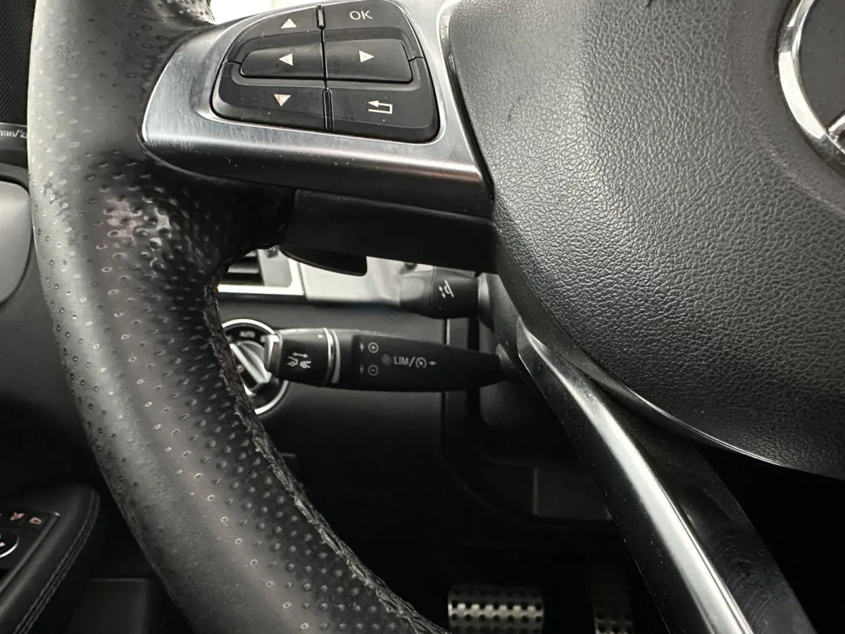 350 d 4MATIC AMG Sport Edition (INCL-BTW) *PANO | DISTRONIC-PLUS | LEATHER | FULL-LED | BLINDSPOT | HARMAN/KARDON | TOPVIEW | MEMORY-PACK | AIRSUSPENSION | HEATED-COMFORTSEATS | NAVI-FULLMAP