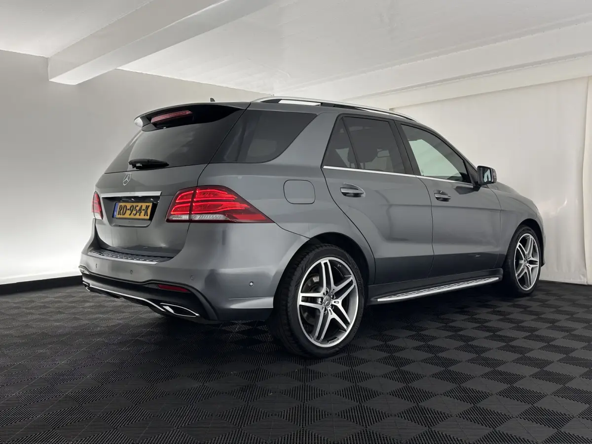 350 d 4MATIC AMG Sport Edition (INCL-BTW) *PANO | DISTRONIC-PLUS | LEATHER | FULL-LED | BLINDSPOT | HARMAN/KARDON | TOPVIEW | MEMORY-PACK | AIRSUSPENSION | HEATED-COMFORTSEATS | NAVI-FULLMAP