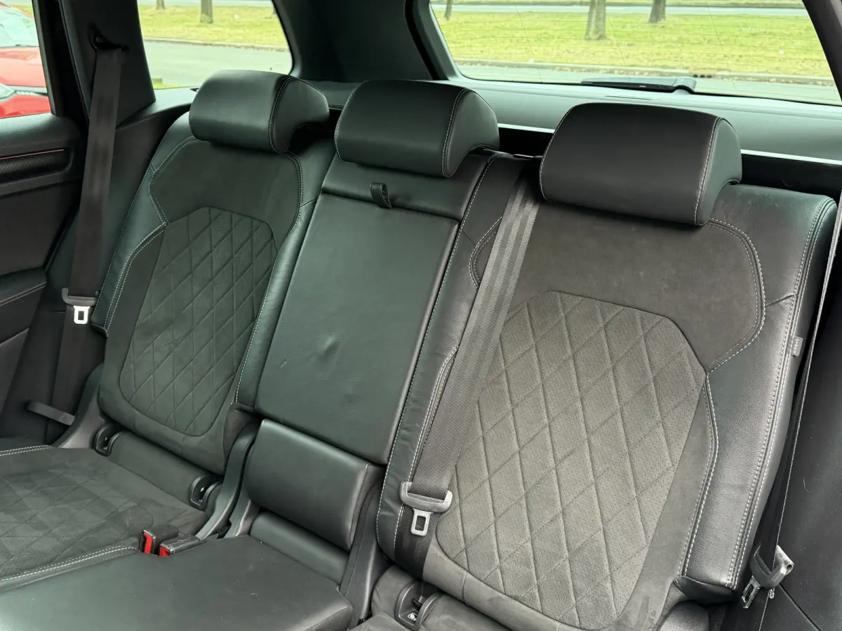1.5 TSI Sportline Business / Keyless / Afn. Trekhaak (1.800 KG) / Parkeersensoren / Carplay / 19'' LM / Camera /