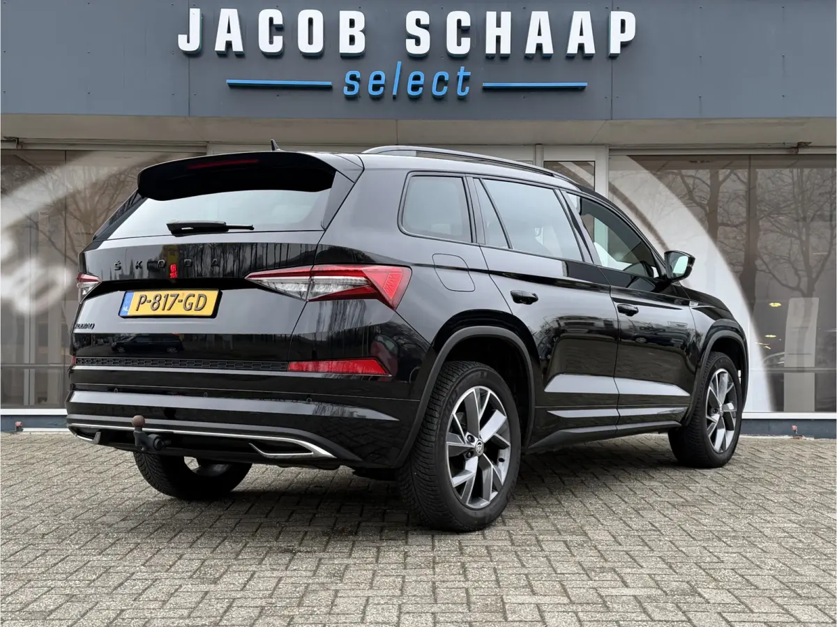1.5 TSI Sportline Business / Keyless / Afn. Trekhaak (1.800 KG) / Parkeersensoren / Carplay / 19'' LM / Camera /