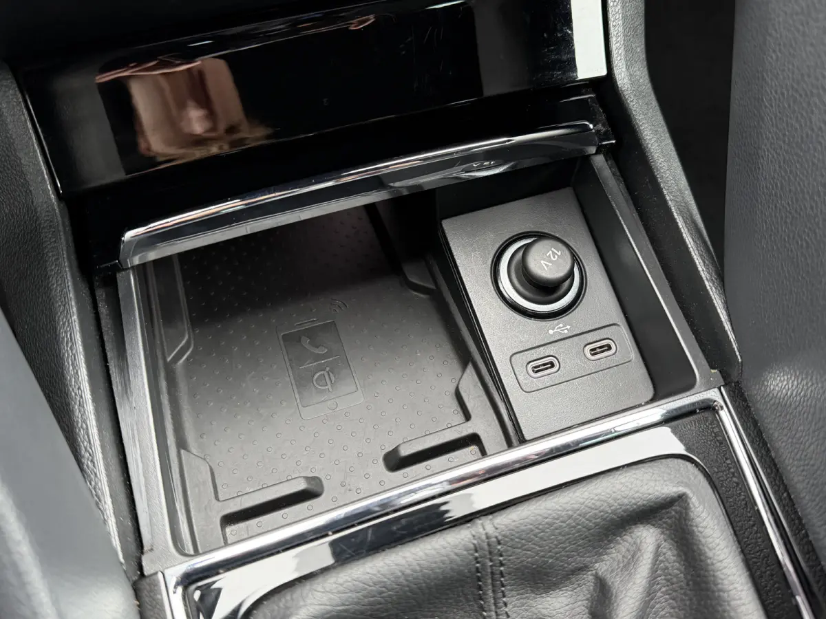 1.5 TSI Sportline Business / Keyless / Afn. Trekhaak (1.800 KG) / Parkeersensoren / Carplay / 19'' LM / Camera /