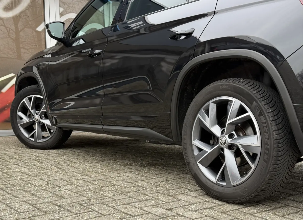 1.5 TSI Sportline Business / Keyless / Afn. Trekhaak (1.800 KG) / Parkeersensoren / Carplay / 19'' LM / Camera /