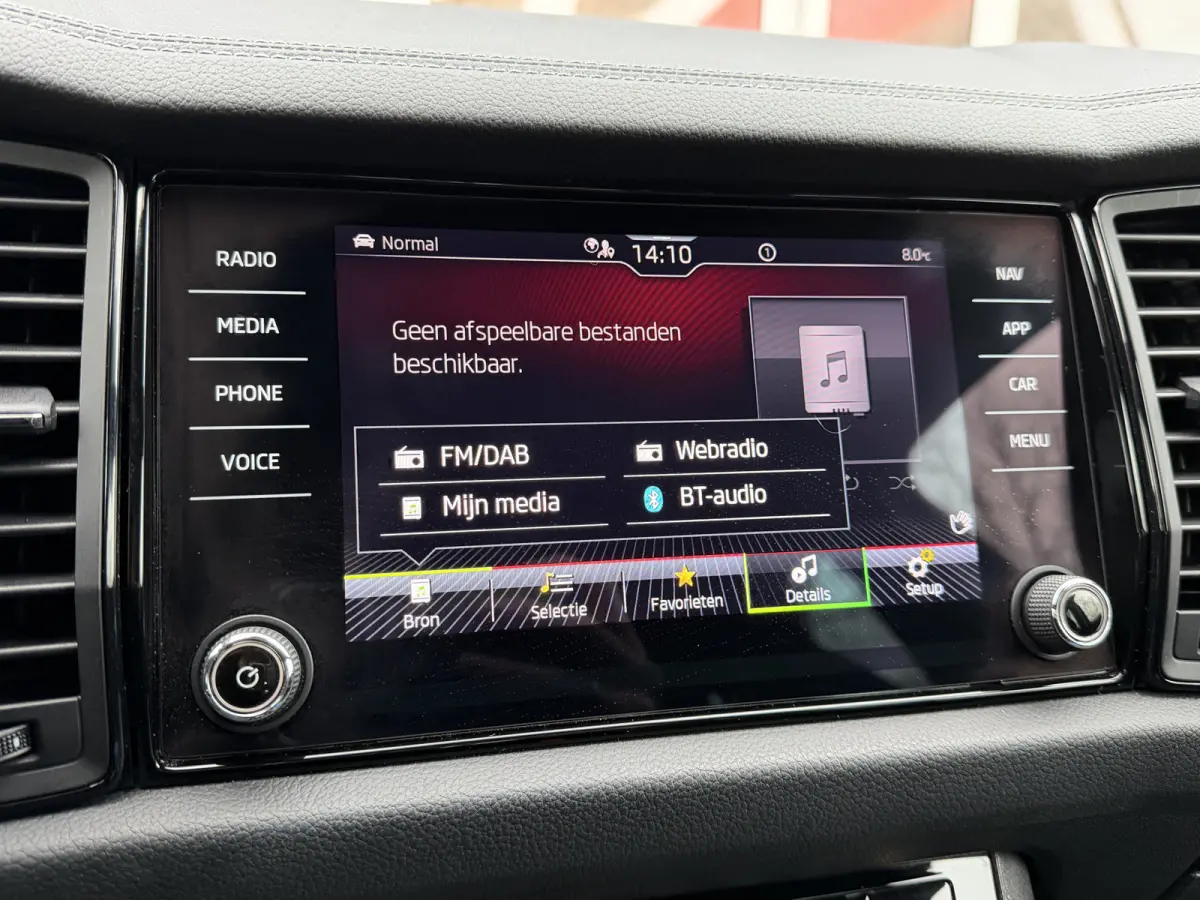 1.5 TSI Sportline Business / Keyless / Afn. Trekhaak (1.800 KG) / Parkeersensoren / Carplay / 19'' LM / Camera /