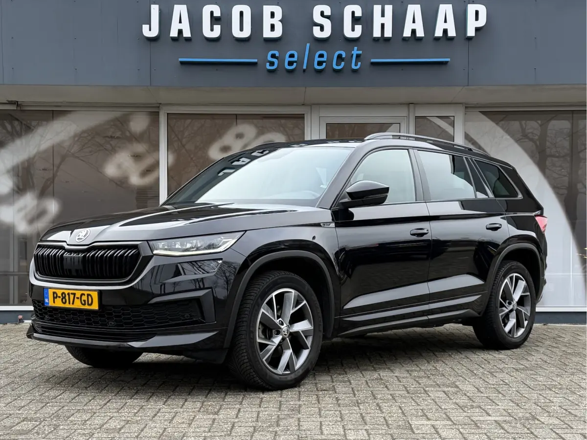 1.5 TSI Sportline Business / Keyless / Afn. Trekhaak (1.800 KG) / Parkeersensoren / Carplay / 19'' LM / Camera /