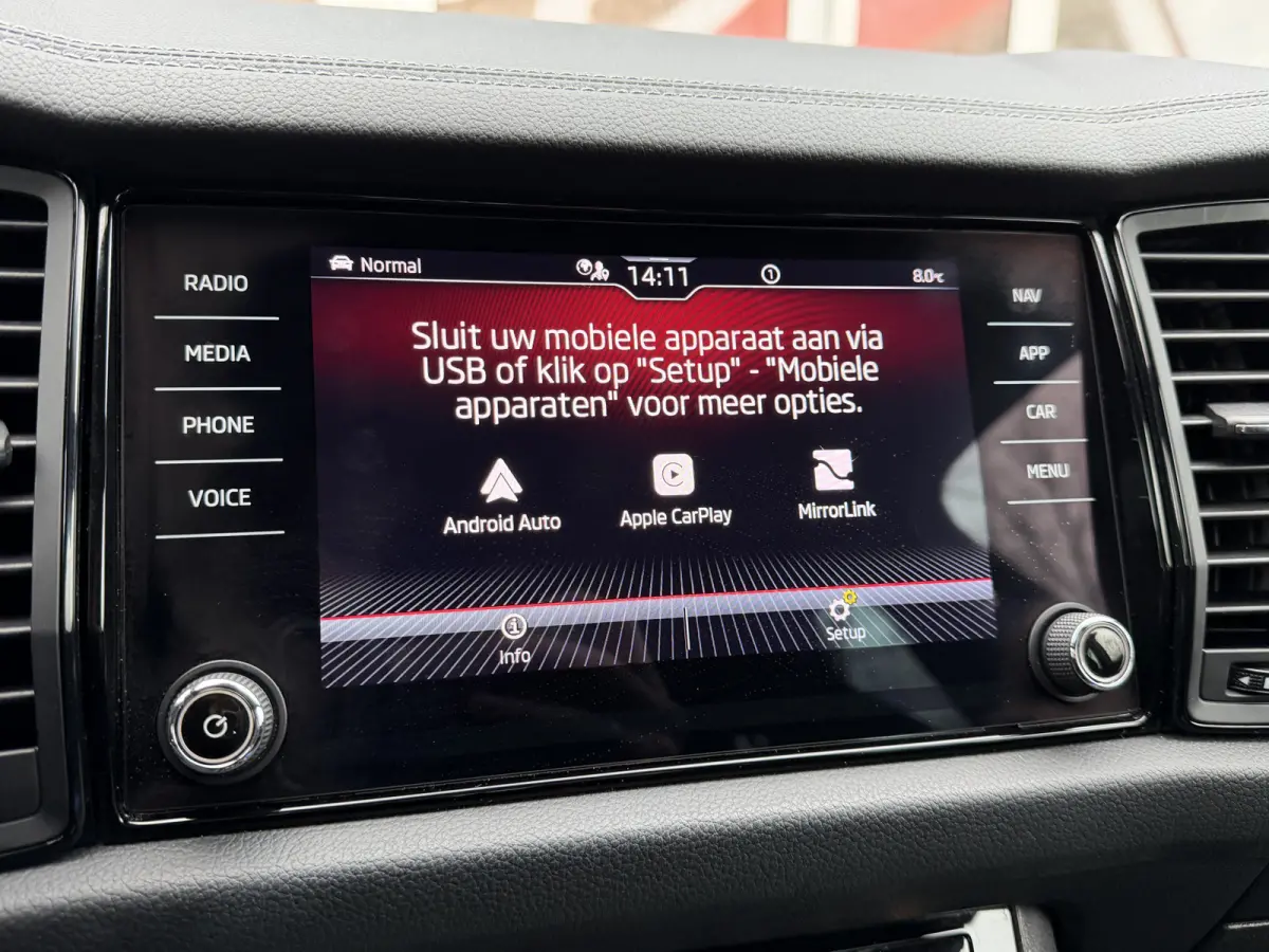 1.5 TSI Sportline Business / Keyless / Afn. Trekhaak (1.800 KG) / Parkeersensoren / Carplay / 19'' LM / Camera /