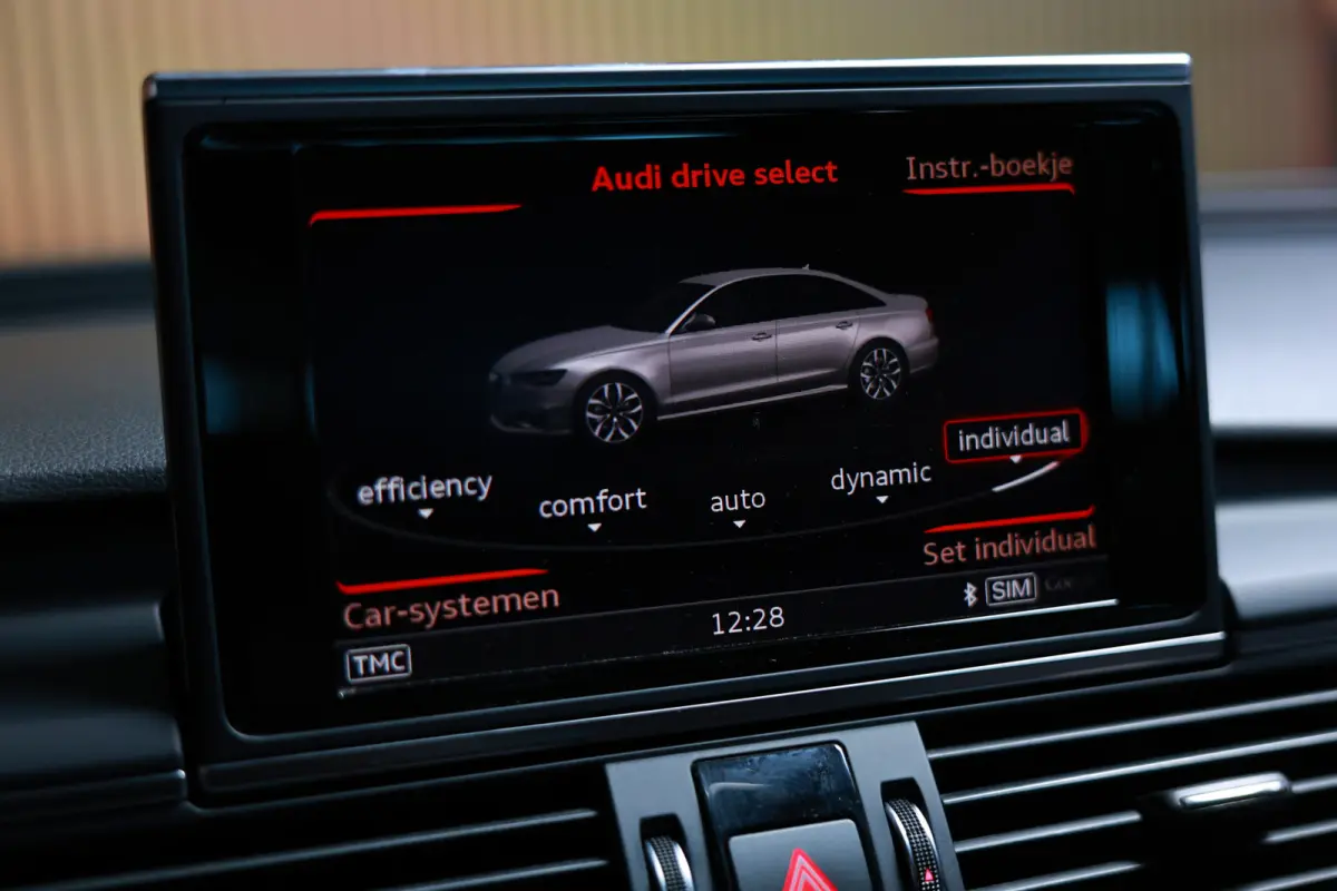 1.8 TFSI ULTRA BUSINESS EDITION AVM CARPLAY NAVI PDC CRUISE STOELVW "17