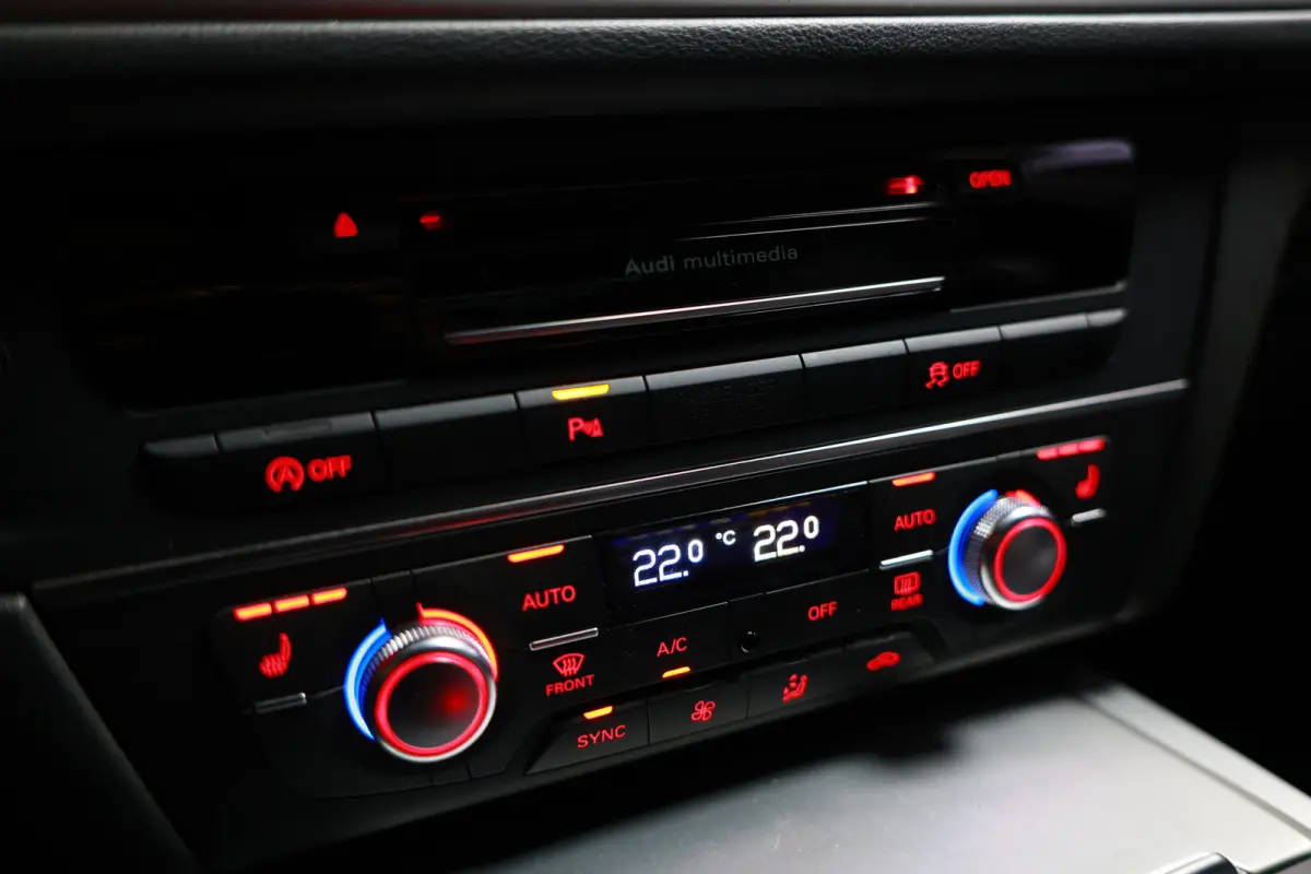 1.8 TFSI ULTRA BUSINESS EDITION AVM CARPLAY NAVI PDC CRUISE STOELVW "17