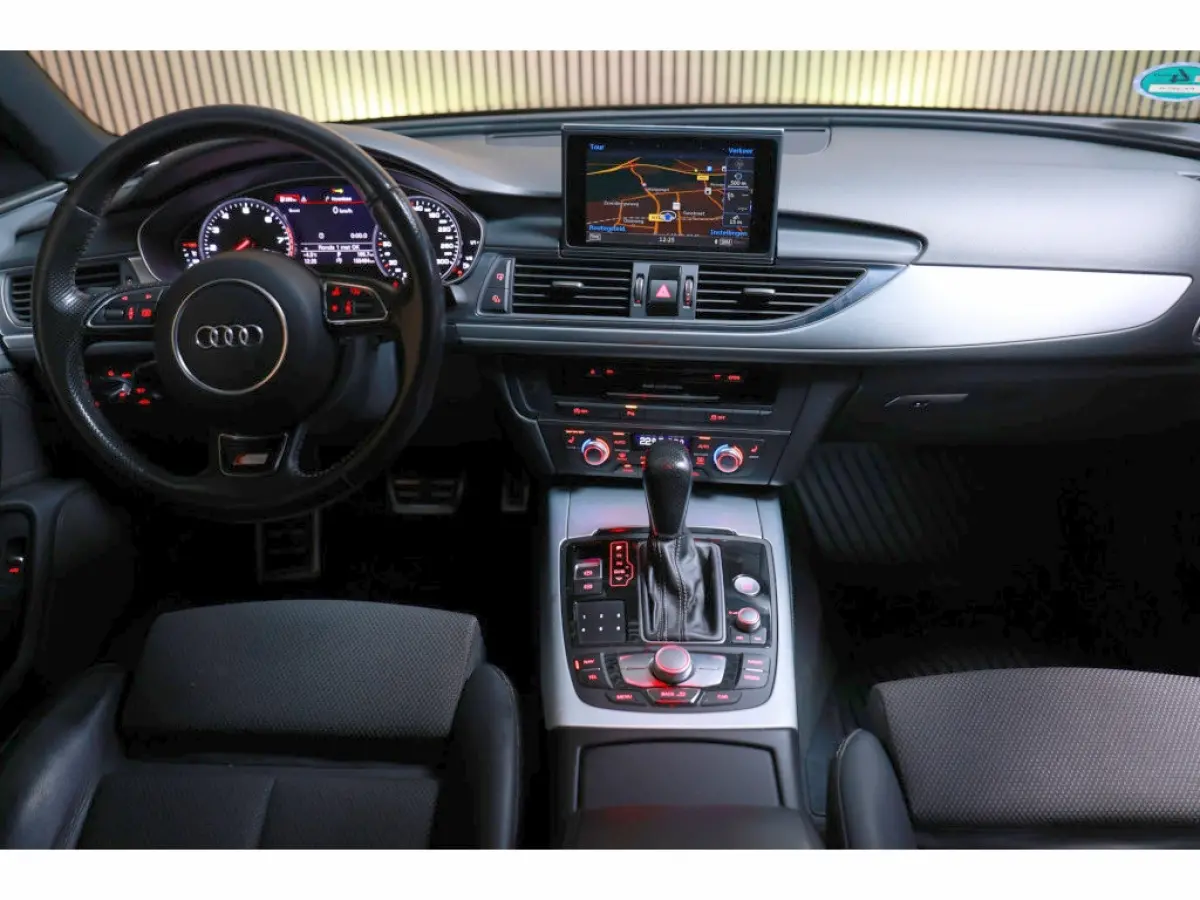 1.8 TFSI ULTRA BUSINESS EDITION AVM CARPLAY NAVI PDC CRUISE STOELVW "17