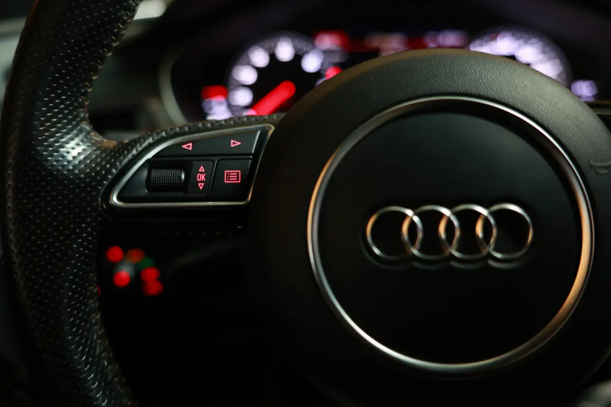 1.8 TFSI ULTRA BUSINESS EDITION AVM CARPLAY NAVI PDC CRUISE STOELVW "17