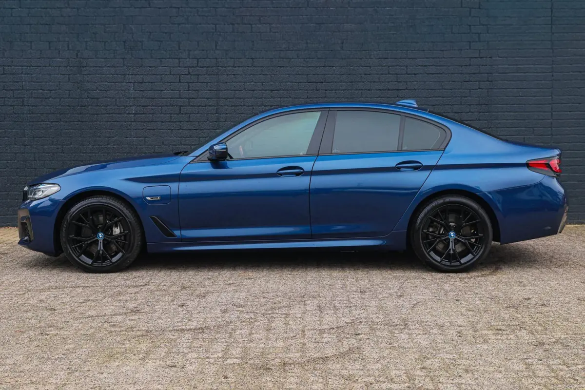 545e xDrive M-SPORT LASER HARMAN KARDON CARPLAY CAMERA