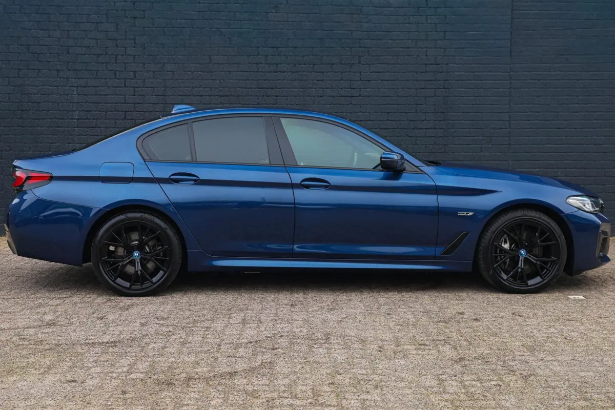 545e xDrive M-SPORT LASER HARMAN KARDON CARPLAY CAMERA